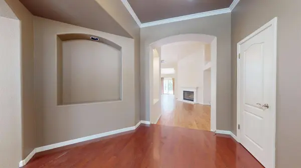 2050 E Fox Glen DR, Fresno, CA 93730