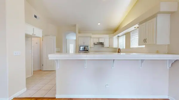 2050 E Fox Glen DR, Fresno, CA 93730