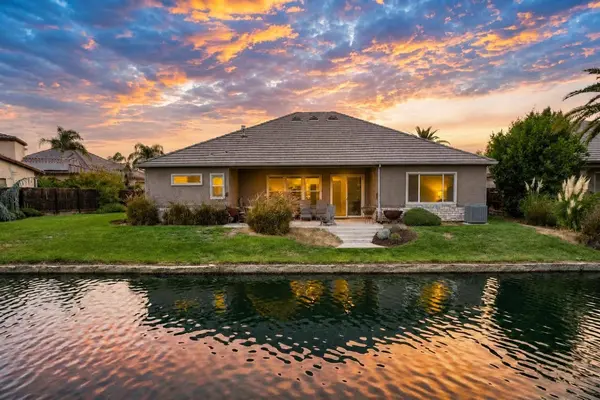 10963 E Egret, Clovis, CA 93619