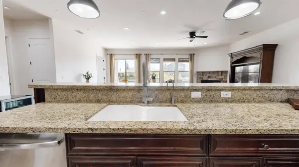 10963 E Egret, Clovis, CA 93619