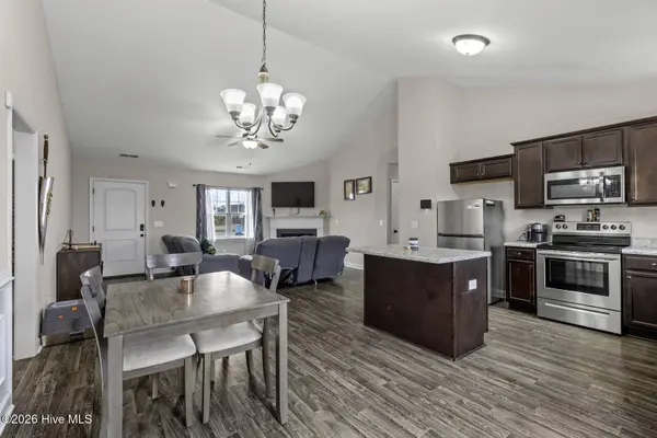 205 Arbor CT, Richlands, NC 28574