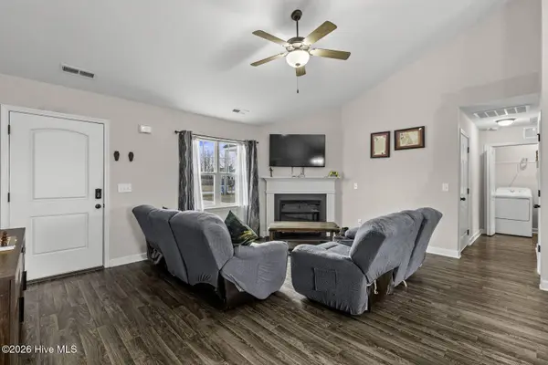 205 Arbor CT, Richlands, NC 28574