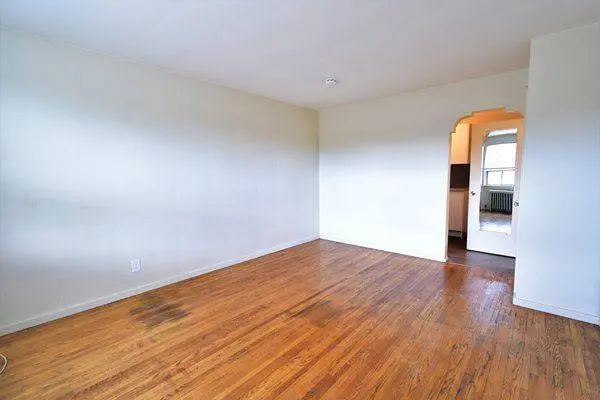 202 O'Connor DR #3, Toronto E03, ON M4J 2T1