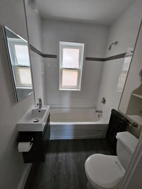 983 Main ST E #1, Hamilton, ON L8M 1N3