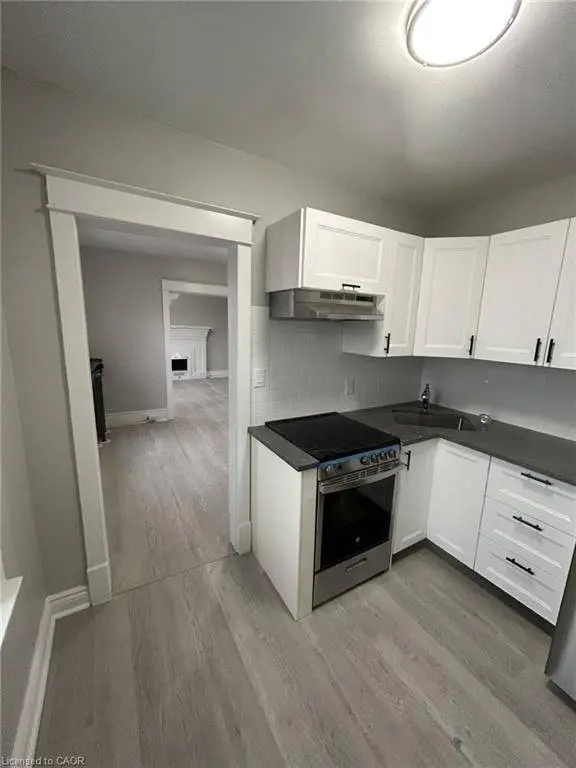 983 Main ST E #6, Hamilton, ON L8M 1N3