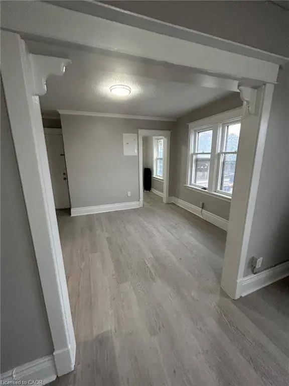 983 Main ST E #6, Hamilton, ON L8M 1N3
