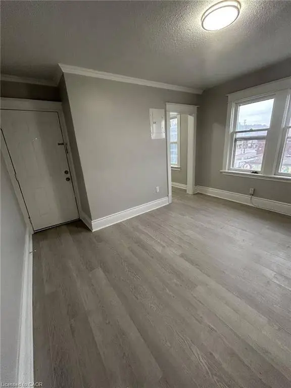 983 Main ST E #6, Hamilton, ON L8M 1N3