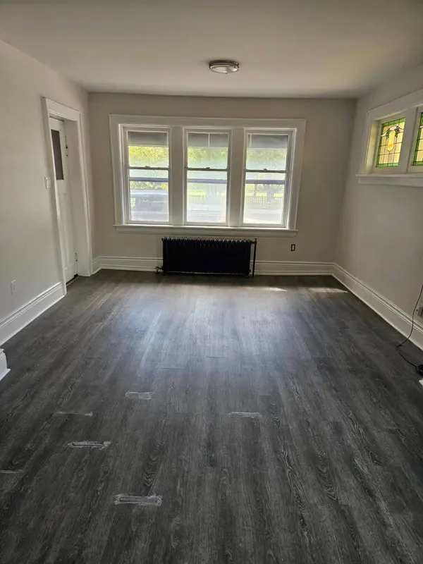 983 Main ST E #1, Hamilton, ON L8M 1N3