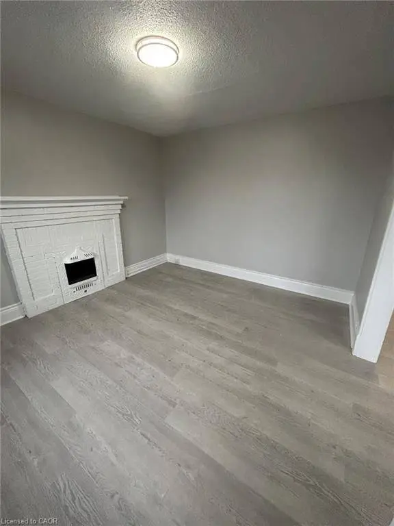 983 Main ST E #6, Hamilton, ON L8M 1N3