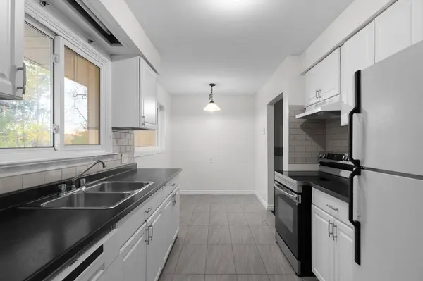 65 Ottaway AVE, Barrie, ON L4M 2X1