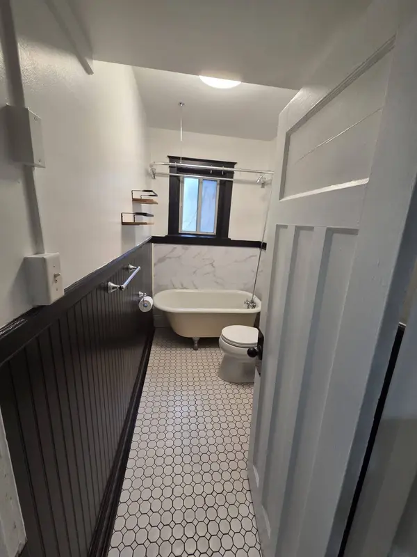 479 Aberdeen AVE #4, Hamilton, ON L8P 2S5
