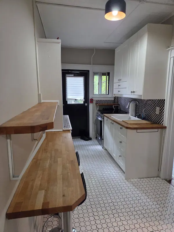 479 Aberdeen AVE #4, Hamilton, ON L8P 2S5