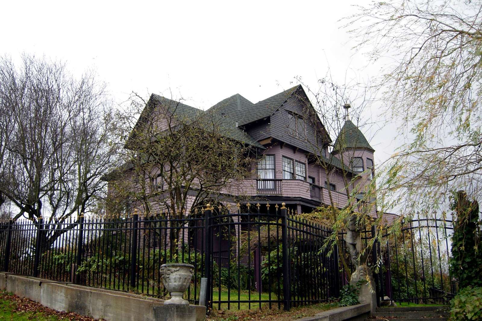 Wardner's Castle, an 1890 Queen Anne home in the South Hill Historic District of Bellingham, WA