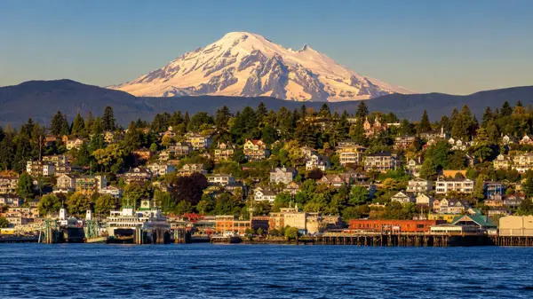 bellingham-wa-mount-baker-bay-hillside-homes
