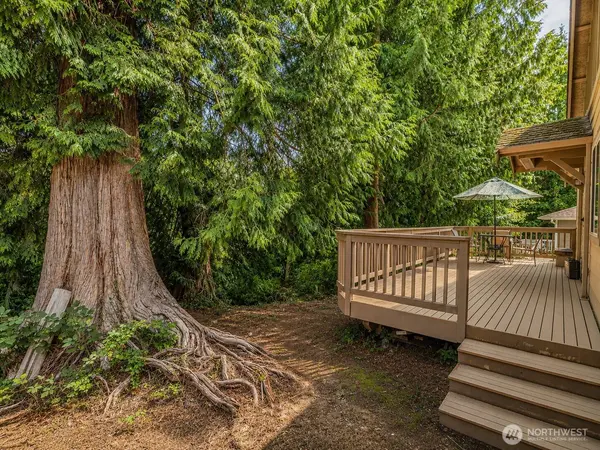1551 E Gateway Heights LOOP, Sedro Woolley, WA 98284