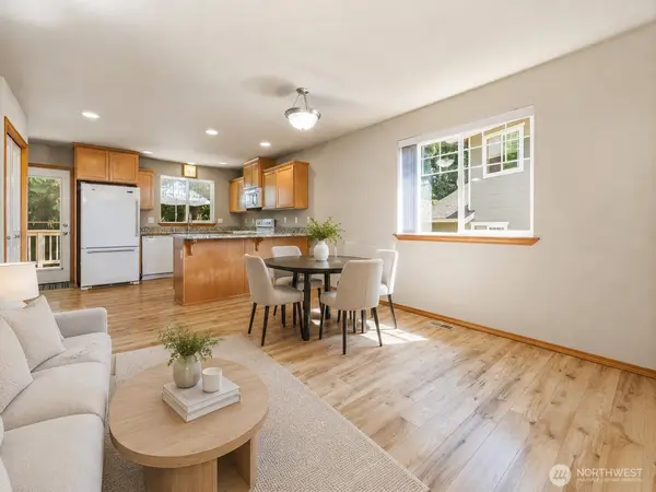 1551 E Gateway Heights LOOP, Sedro Woolley, WA 98284
