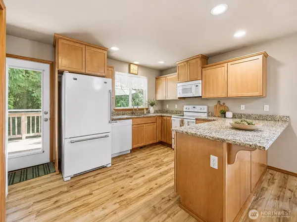 1551 E Gateway Heights LOOP, Sedro Woolley, WA 98284