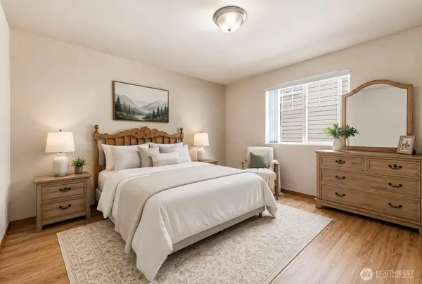 1551 E Gateway Heights LOOP, Sedro Woolley, WA 98284
