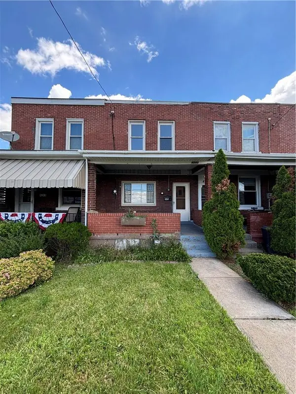 4243 Gladstone St, Greenfield, PA 15207