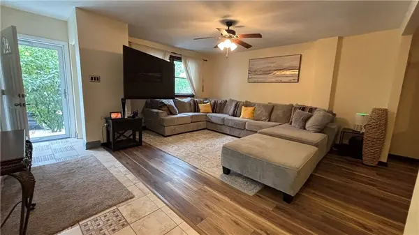 415 Agatha St, Pitcairn, PA 15140