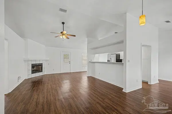 412 Strandview Dr, Pensacola, FL 32534