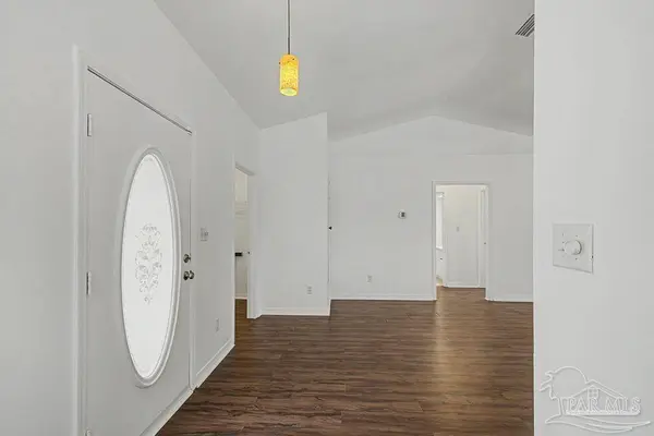 412 Strandview Dr, Pensacola, FL 32534