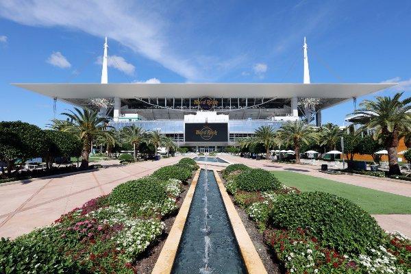 Palm trees and walkway outside Hard Rock Stadium in Miami Gardens, Florida.