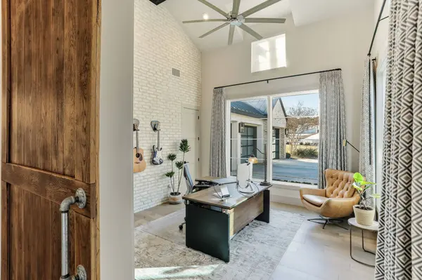 9719 Midsomer Pl, San Antonio, TX 78255-2468