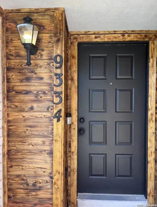 9334 VALLEY RDG, San Antonio, TX 78250