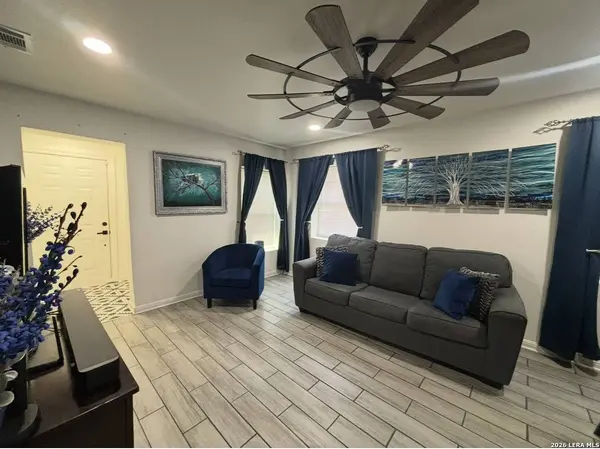 129 Halliday, San Antonio, TX 78210