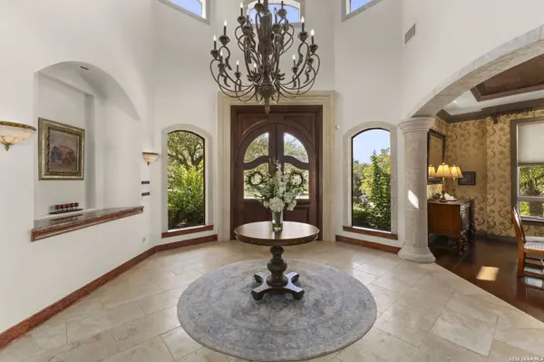 2 Belcourt Pl, San Antonio, TX 78257