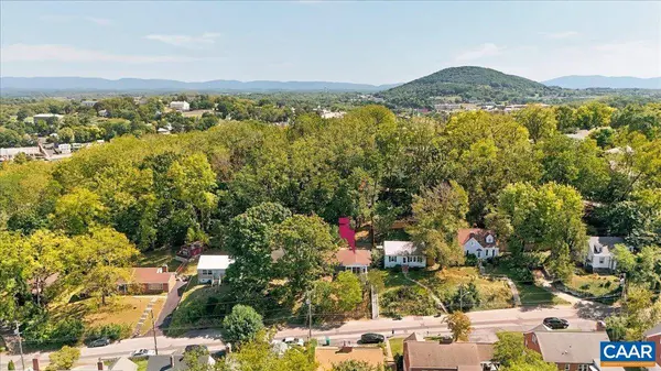 425 ALBEMARLE AVE, Staunton, VA 24401