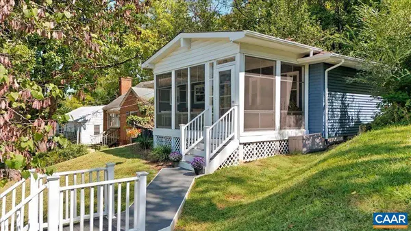 425 ALBEMARLE AVE, Staunton, VA 24401