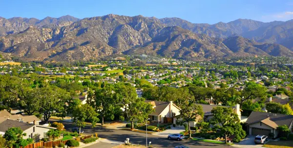 Living in La Crescenta, California: The Complete 2026 Guide