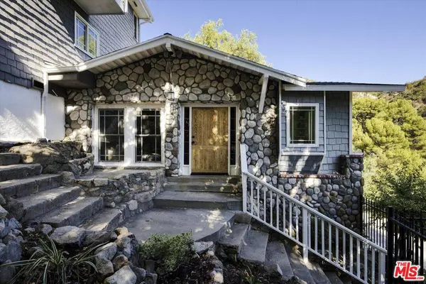 5514 Canyonside Rd, La Crescenta, CA 91214