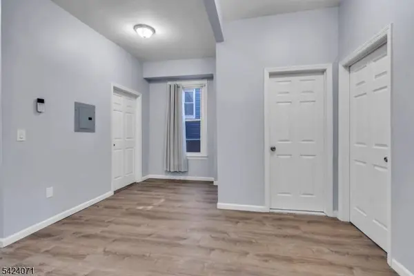 162 S Clinton St, East Orange City, NJ 07018