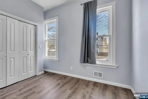 162 Clinton ST, East Orange, NJ 07018