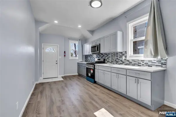 162 Clinton ST, East Orange, NJ 07018