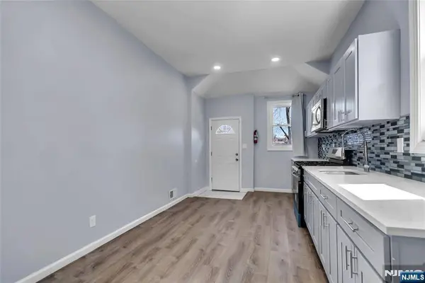 162 Clinton ST, East Orange, NJ 07018