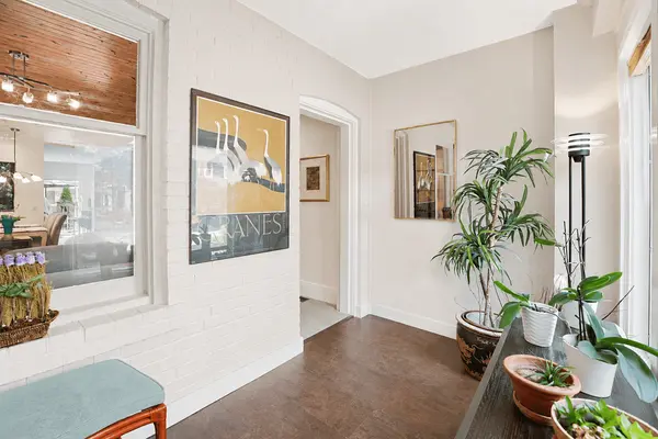 379 Davisville Ave., Toronto, ON M4S 1H4