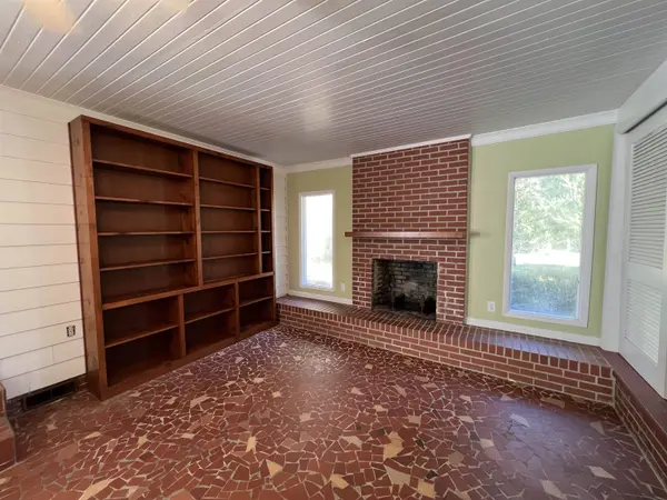 1835 W Washington Street, Quincy, FL 32351