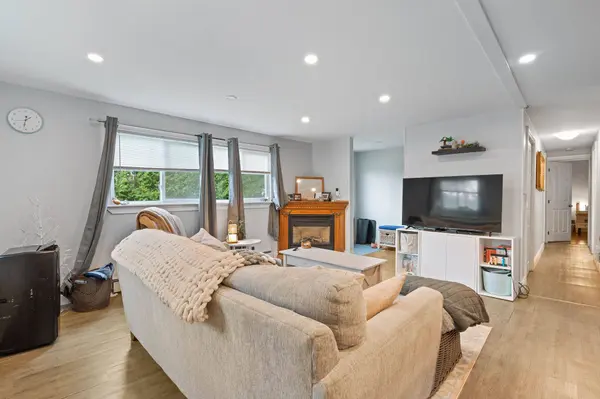 190 Ann ST, North Middlesex, ON N0M 2K0