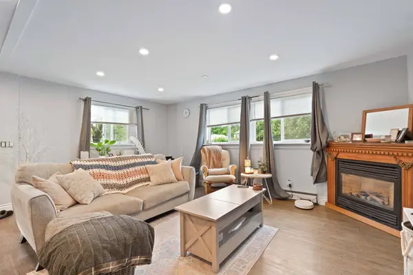 190 Ann ST, North Middlesex, ON N0M 2K0