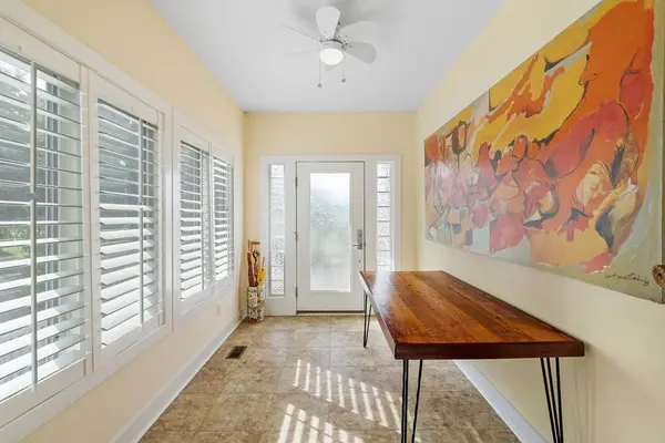 727 Tazewell Ave, Cape Charles, VA 23310-3315