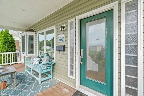 727 Tazewell Ave, Cape Charles, VA 23310-3315