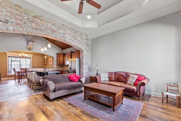 126 Heathwood DR, Broussard, LA 70518