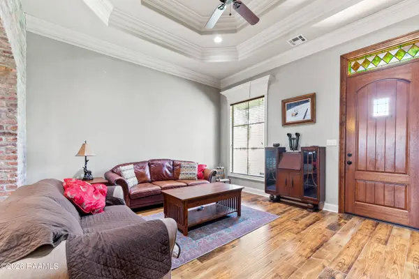 126 Heathwood DR, Broussard, LA 70518