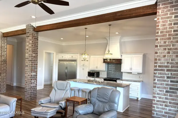 102 Cherrywood DR, Lafayette, LA 70508
