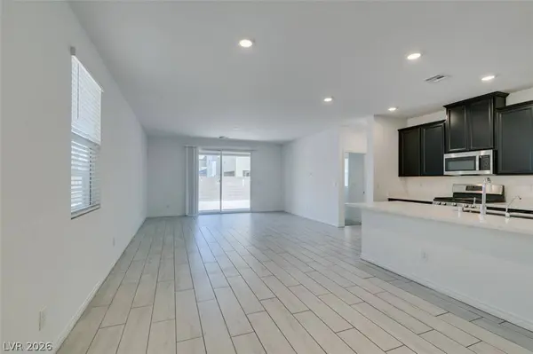 6858 Greensmen AVE, Las Vegas, NV 89156
