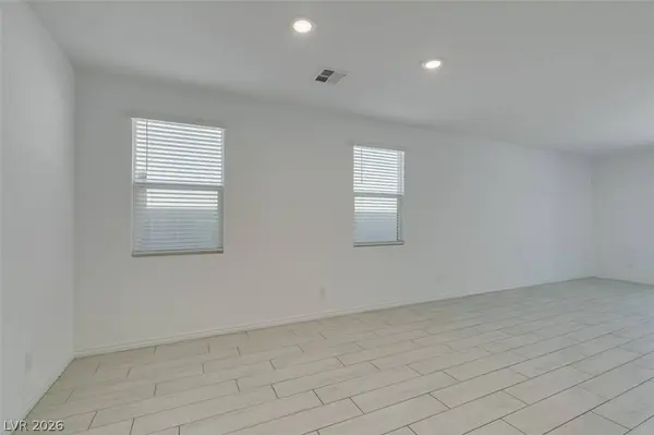 6858 Greensmen AVE, Las Vegas, NV 89156